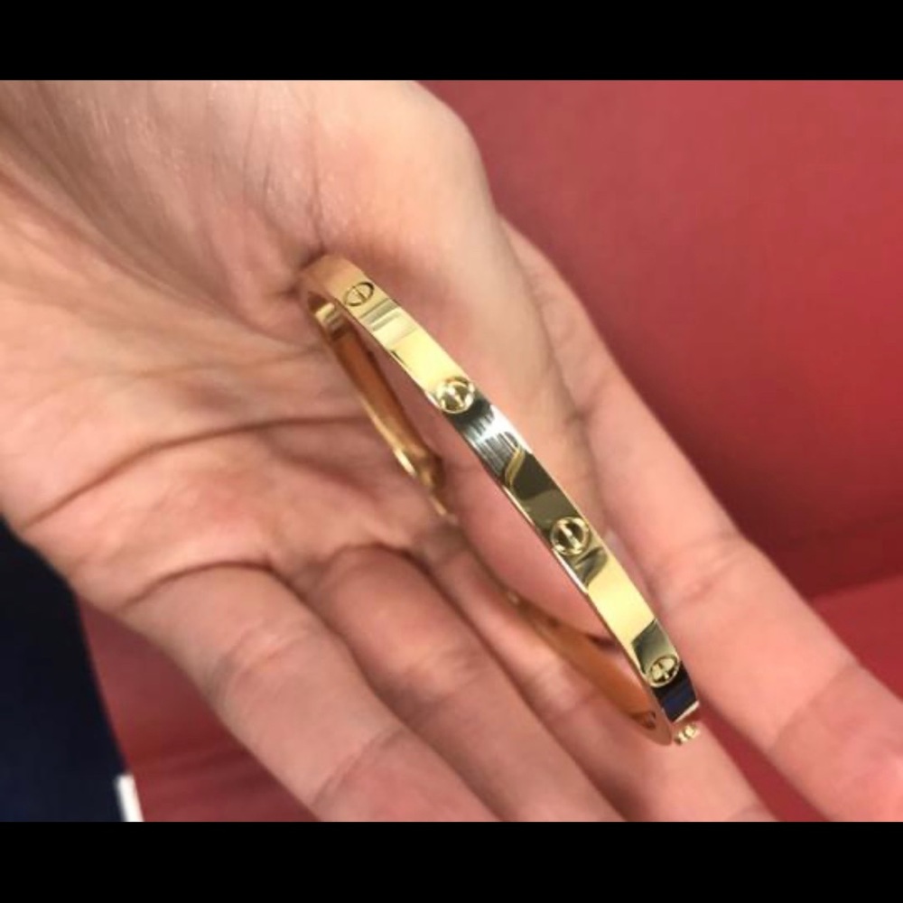 Cartier Love Small Bracelet Size 17